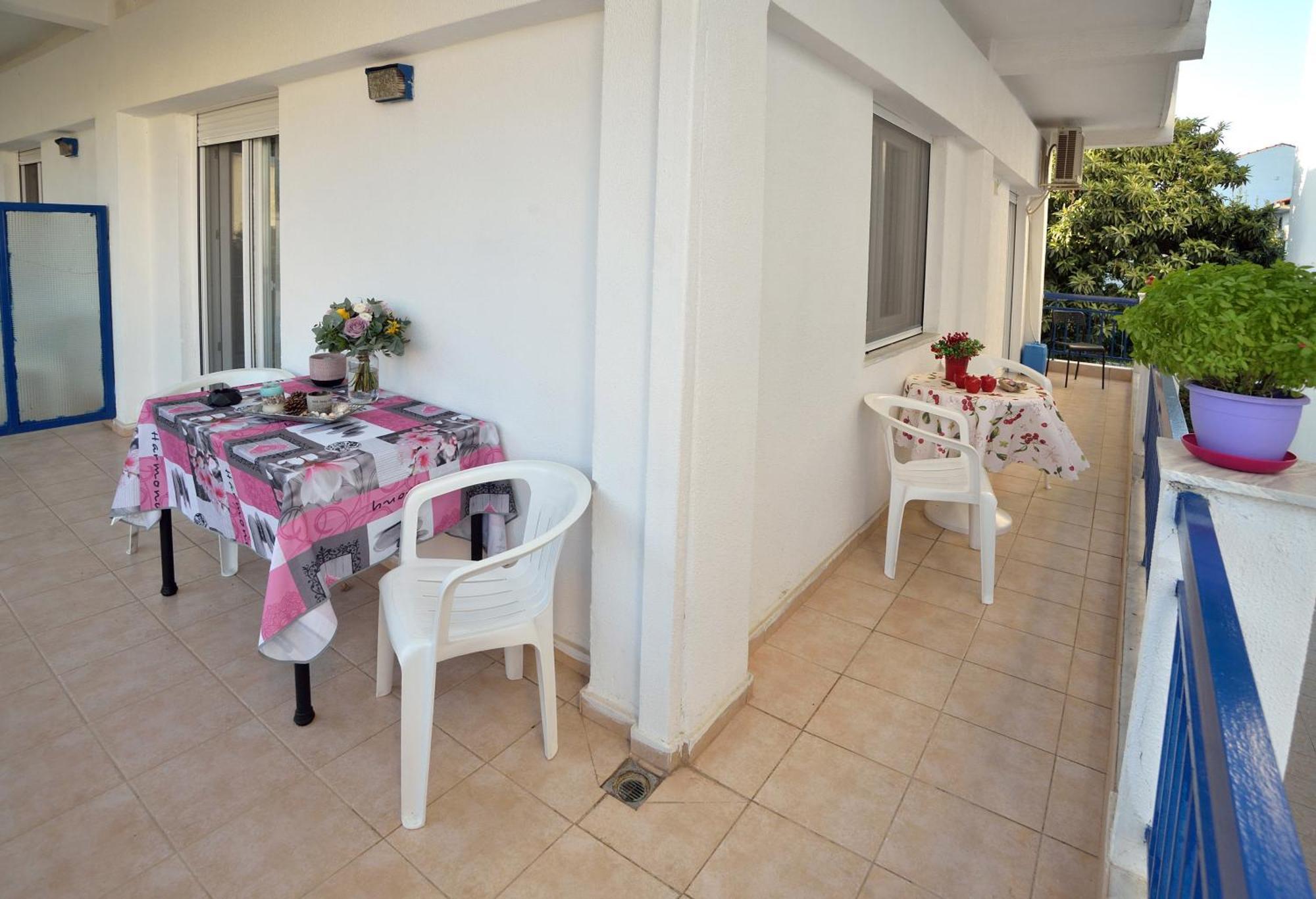 Maria Konstantinidis Apartments Nea Poteidaia Exterior foto